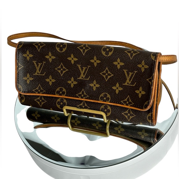 Louis Vuitton Vintage Monogram Canvas Pochette Twin GM Shoulder Bag - Picture 3 of 17